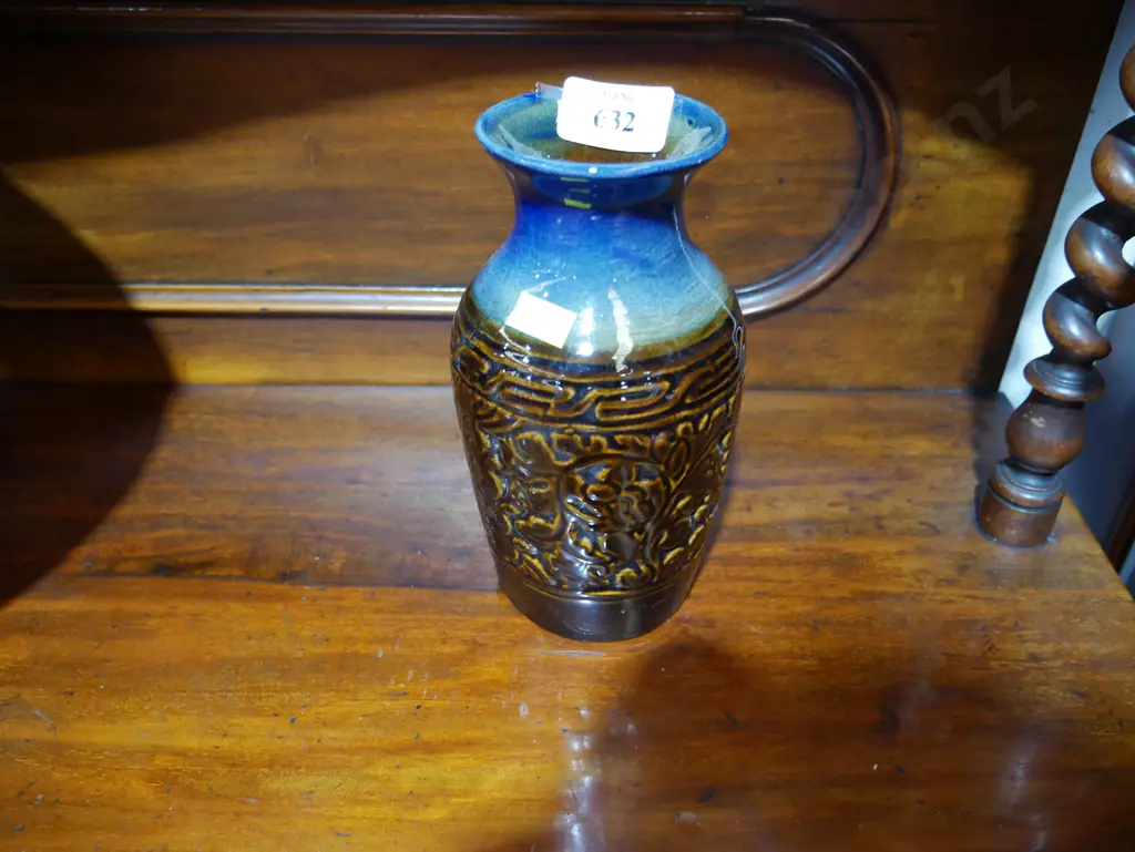 Pottery vase Image 1++