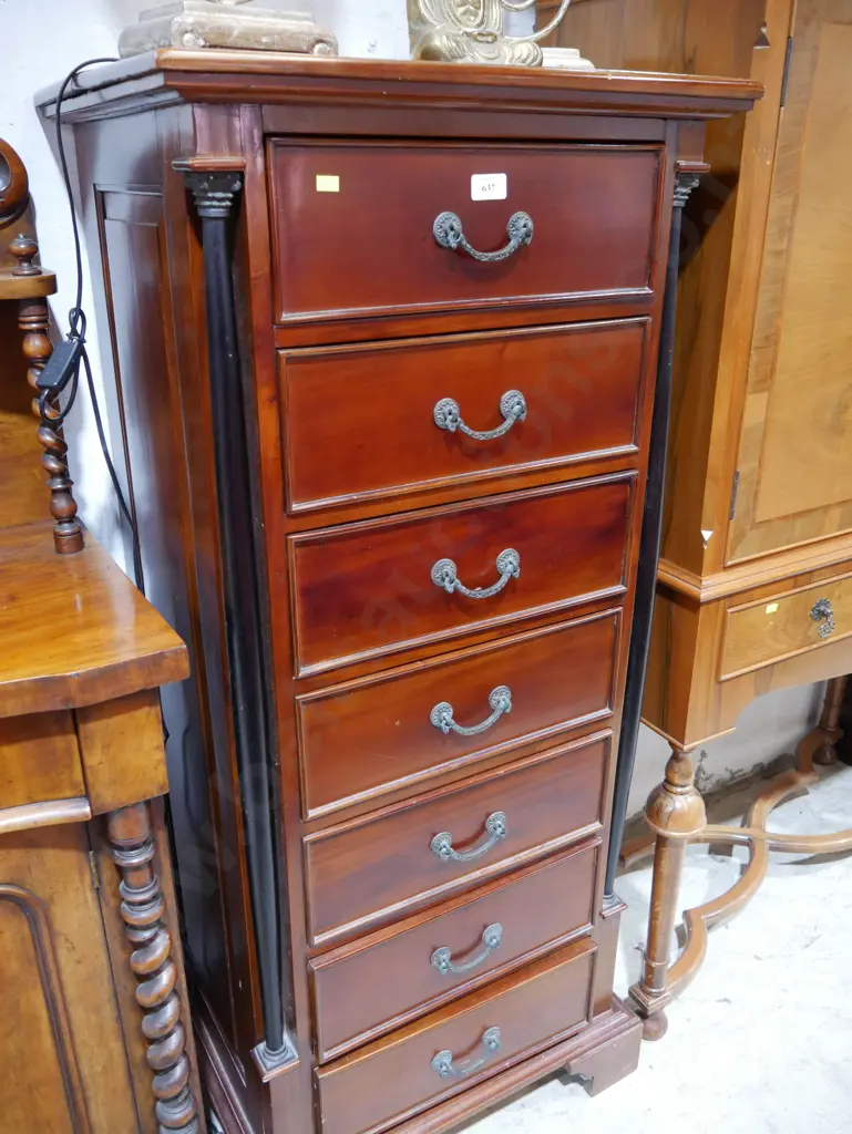 7 drawer chest Image 1++