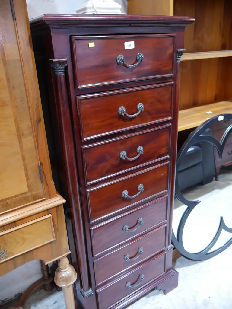 7 drawer chest Image 1++