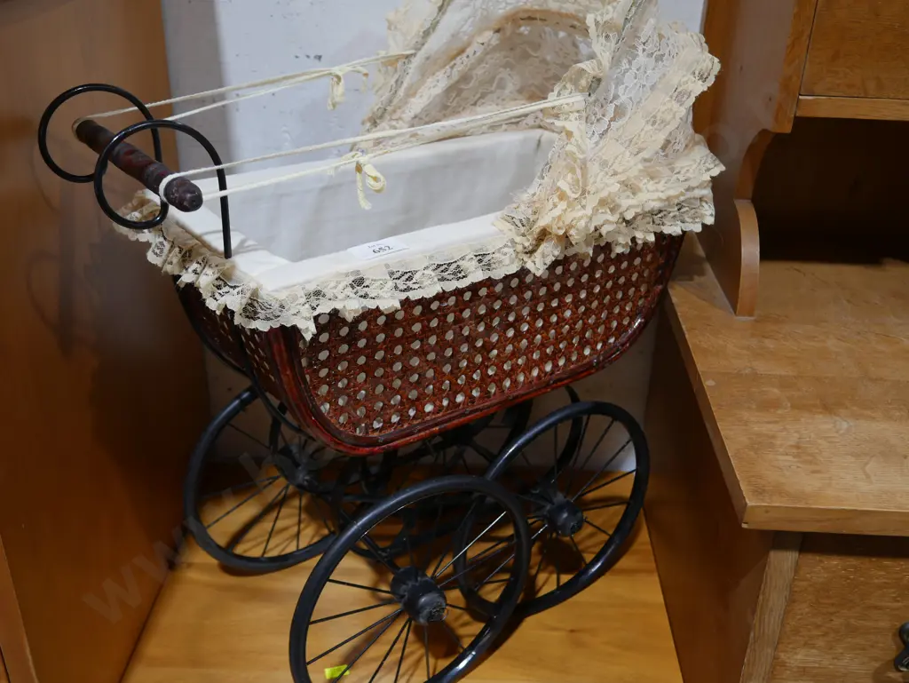 Dolls pram Image 1++