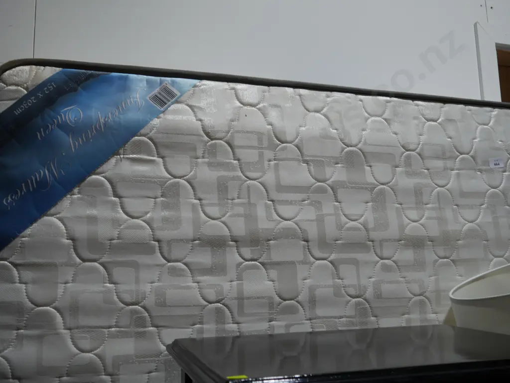 Queen mattress Image 1++