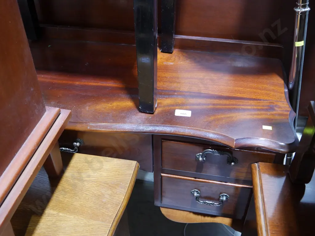 Dresser & headboard Image 1++