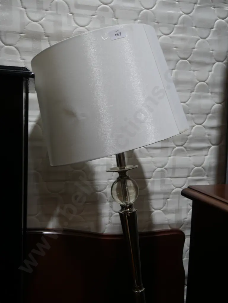 Table lamp. Image 1++