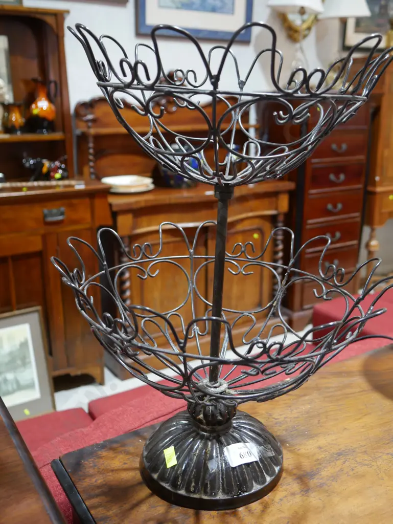 2 tier wire basket Image 1++