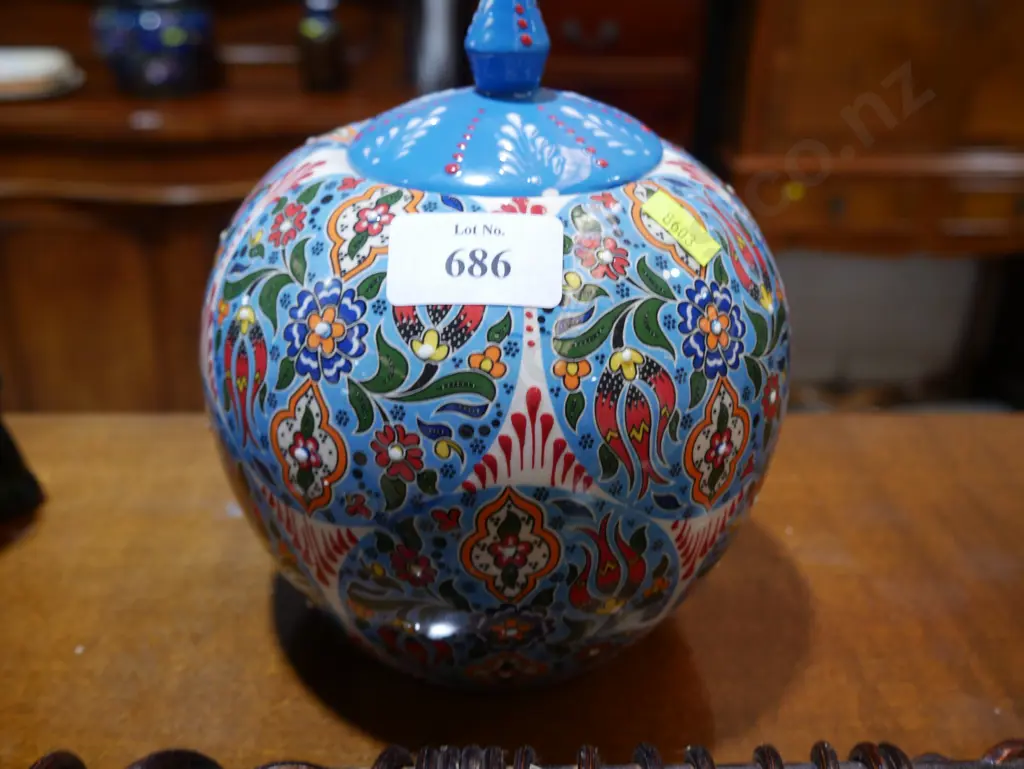 Lidded jar Image 1++