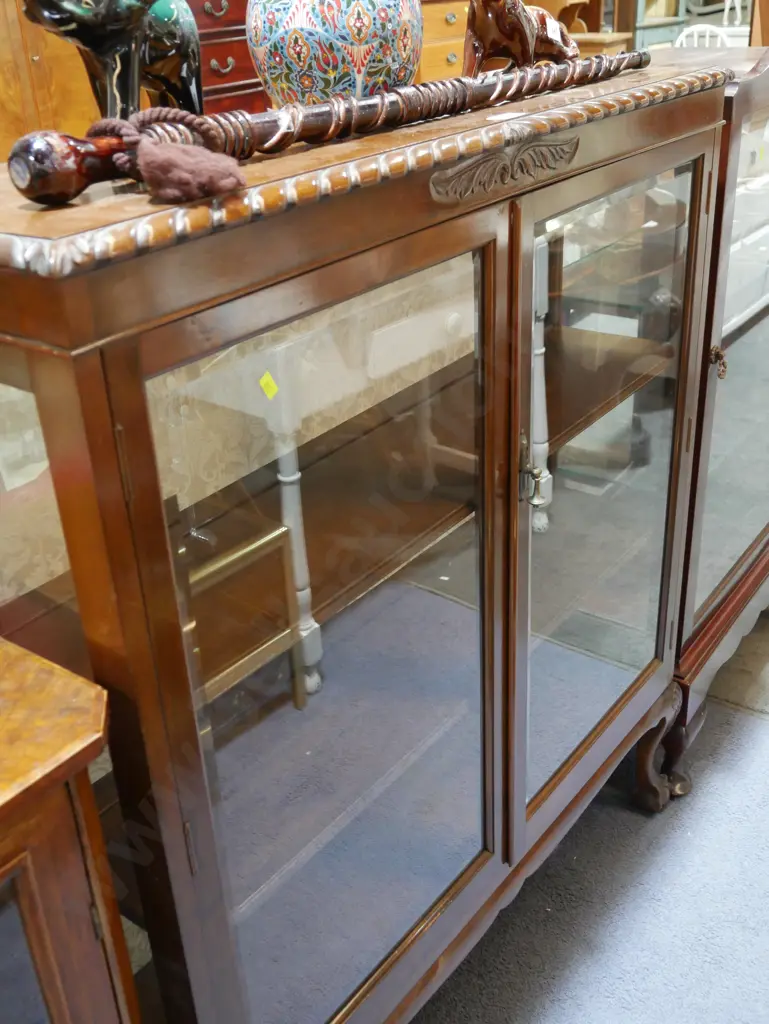 China cabinet Image 1++