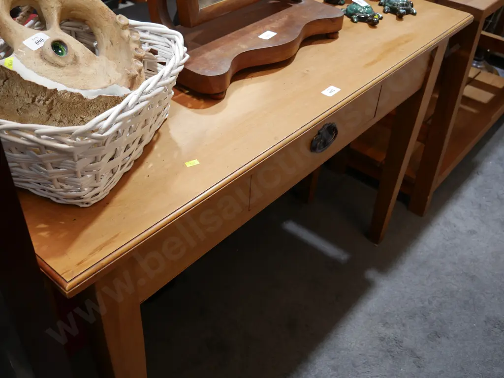 Hall table Image 1++