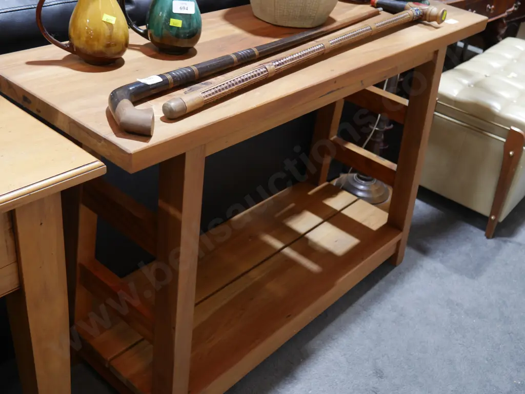 Hall table Image 1++