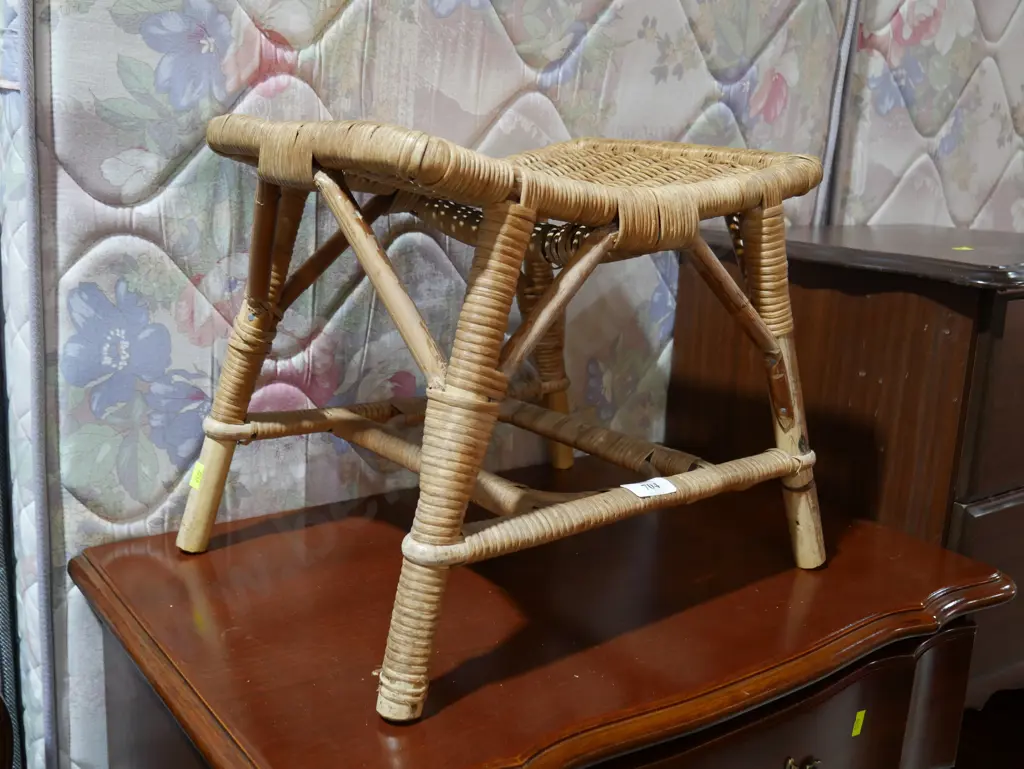 Cane stool Image 1++
