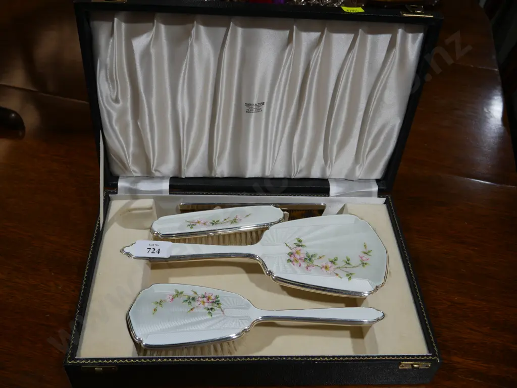 Sterling Silver and chrome duchess set Image 1++