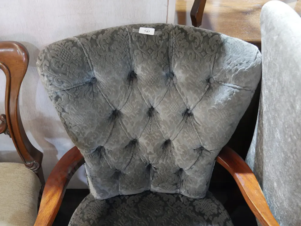 Elbow chair Image 1++