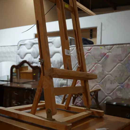 Easel