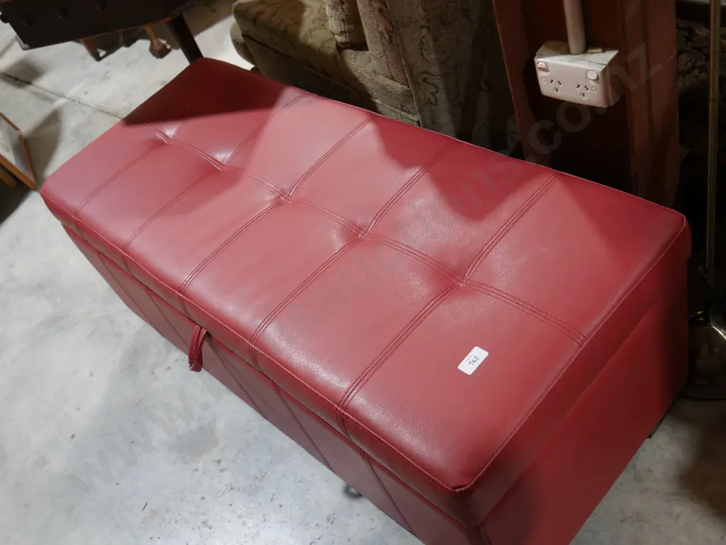Red blanket box Image 1++