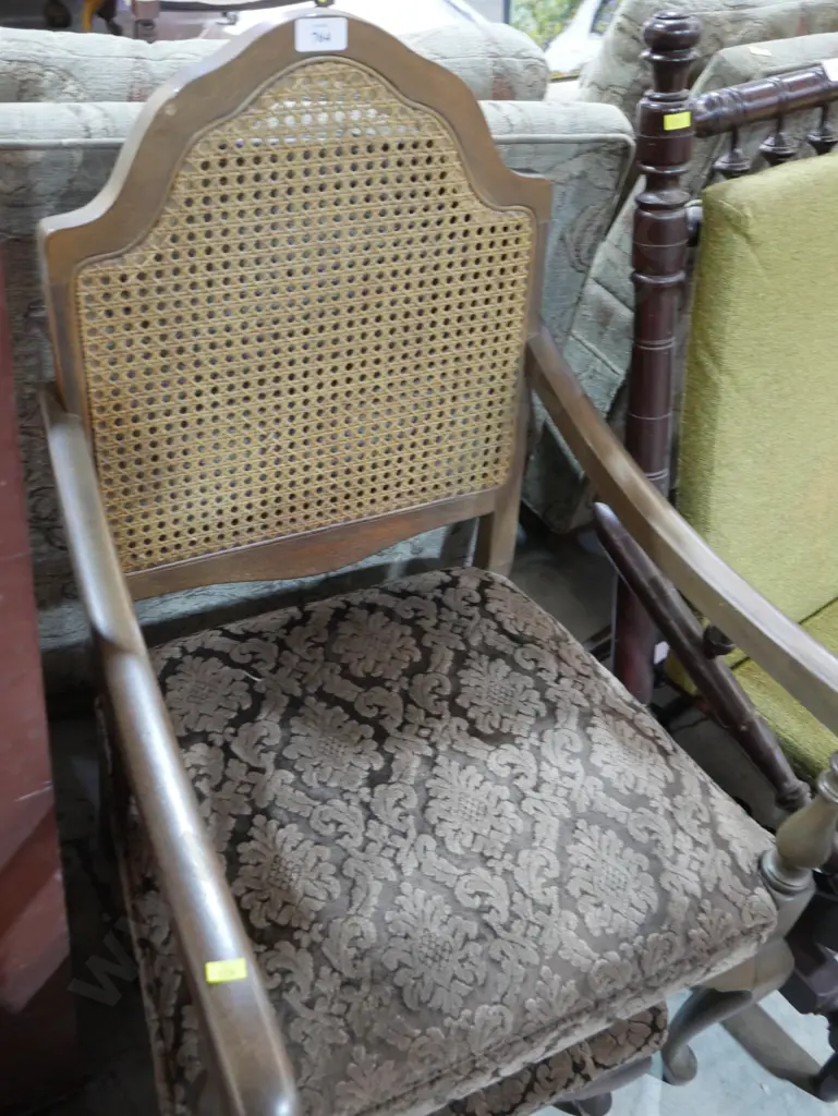 Elbow chair and stool Image 1++