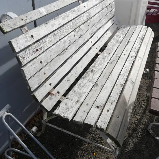 Outdoor bench seat