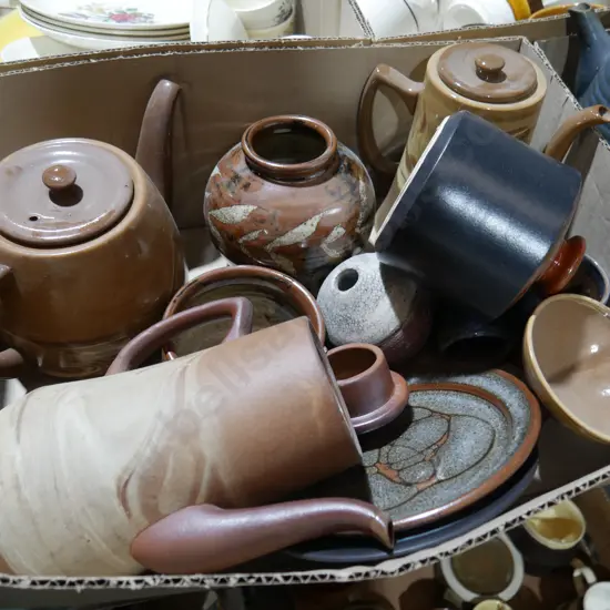 Box of pottery