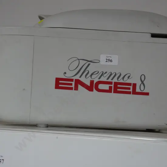 Thermo 8 warmer/cooler