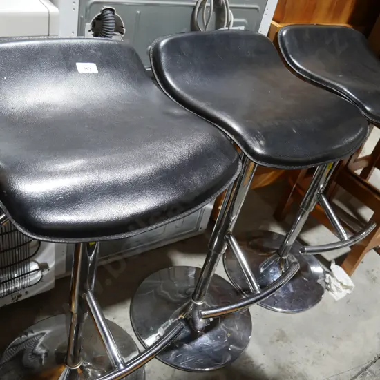 3 bar stools