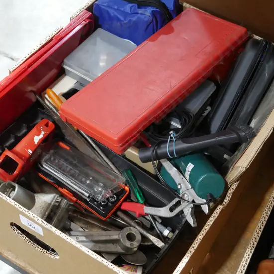 Box of Garage sundries