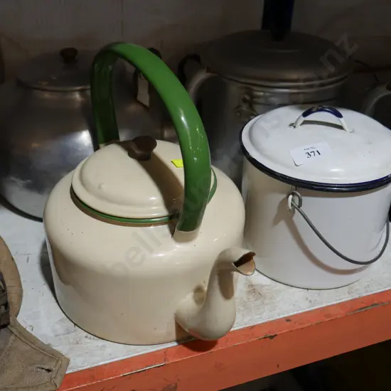 Kettles pots