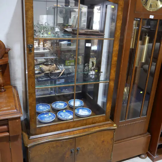 Display cabinet