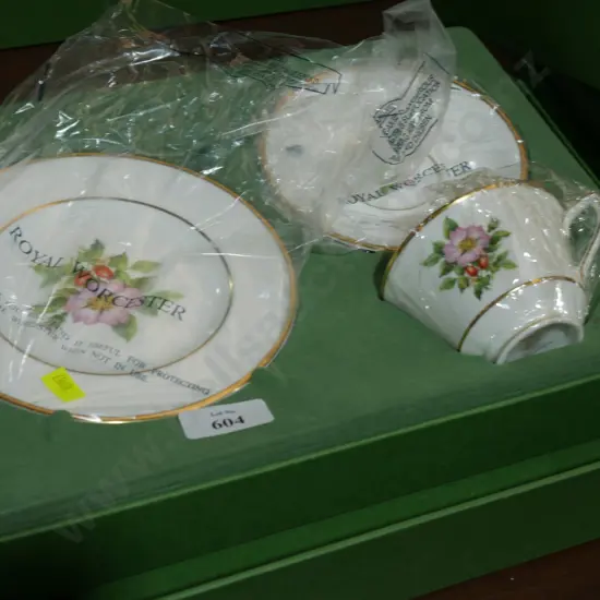 2 Royal Worcester the wild flowers of Britain trios