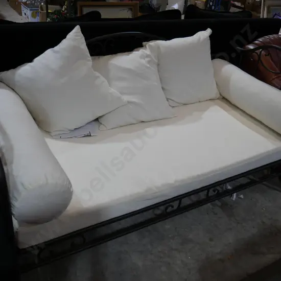 Metal frame day bed