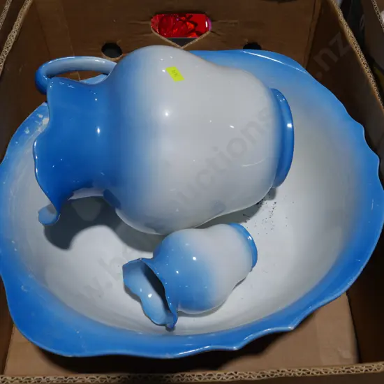 Washing bowl and jug