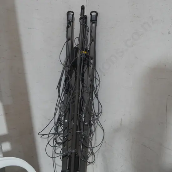 Portable washing line