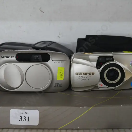 2x cameras