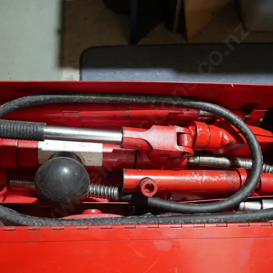 Hydraulic body frame repair kit