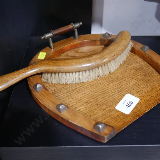 Brush and crumb tray