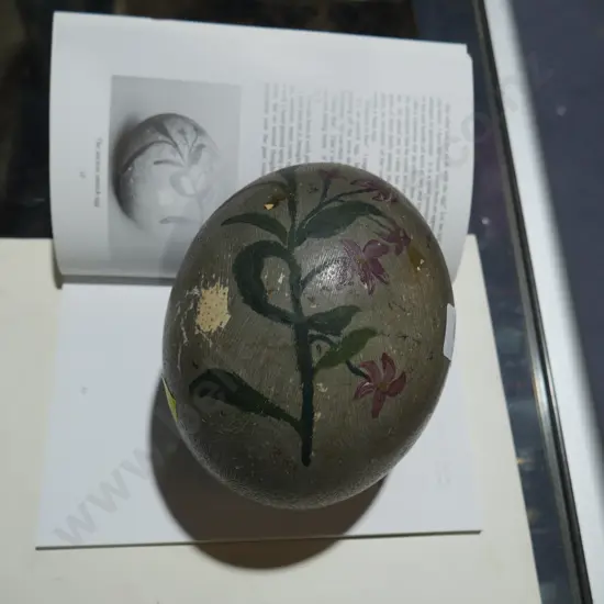 Painted ostrich egg