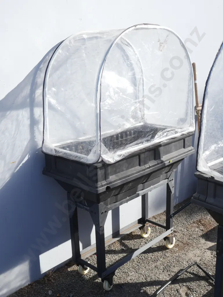 Mobile planter with plastic cover (Single) Image 1++