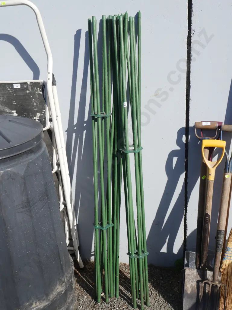 Garden stakes Image 1++