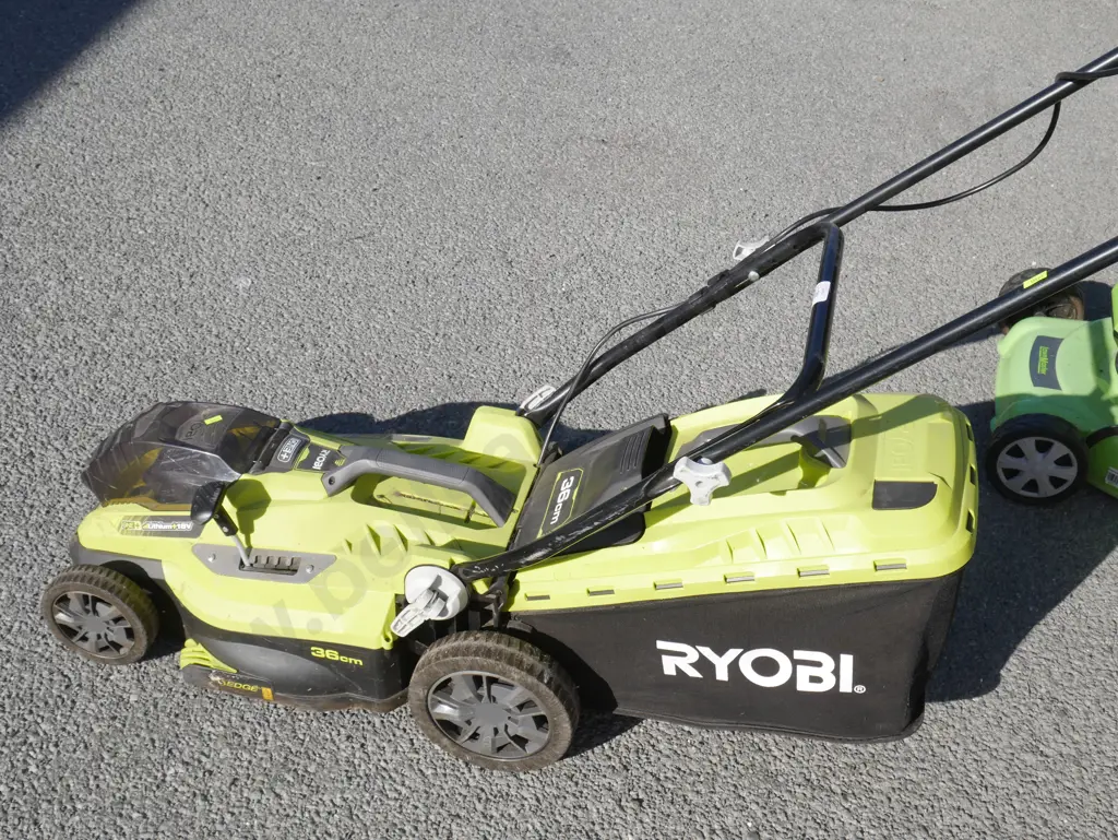 Ryobi battery lawnmower Image 1++