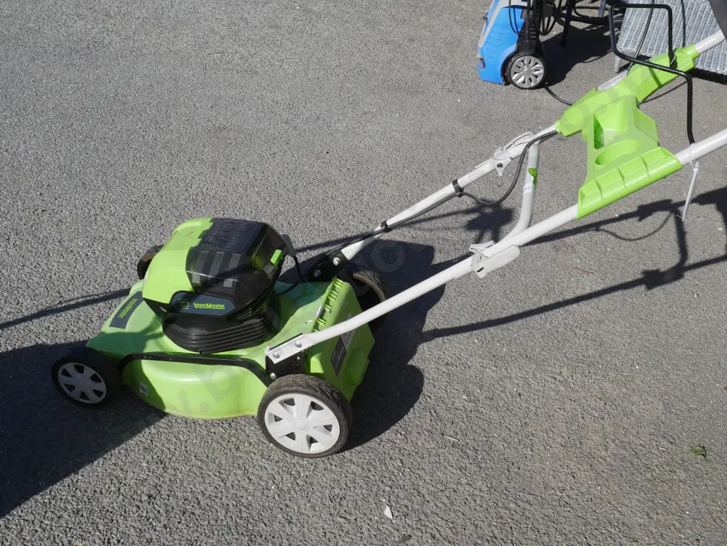 Lawnmaster battery lawnmower Image 1++