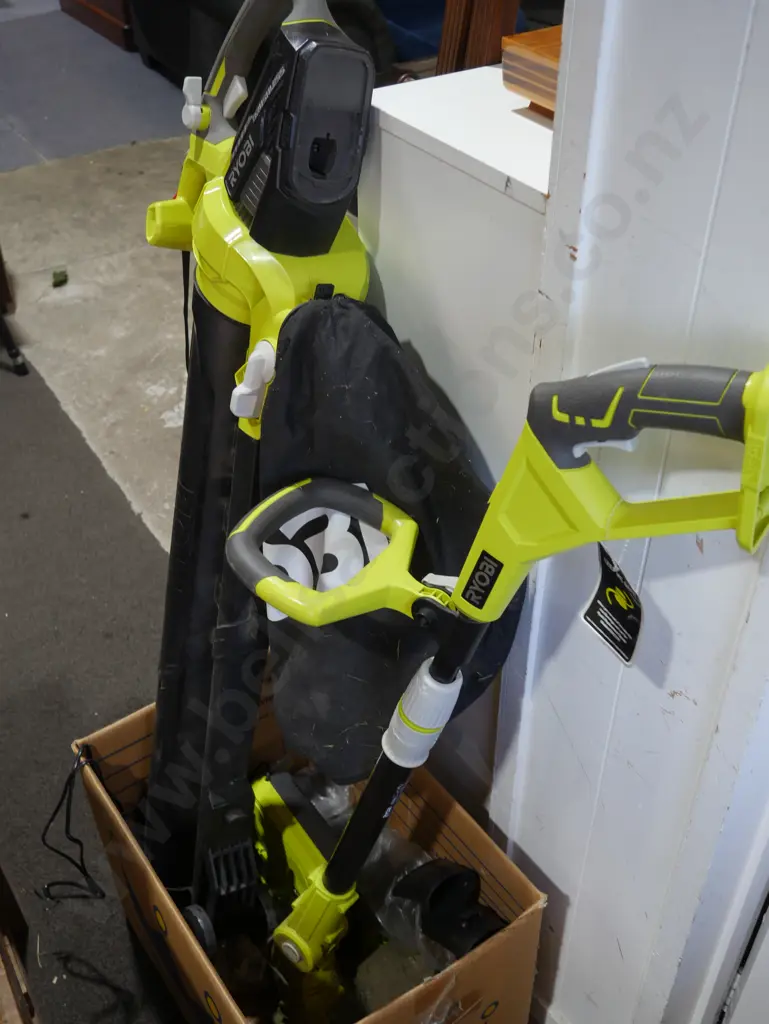 Ryobi line trimmer, blower vac Image 1++