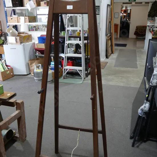 Easel