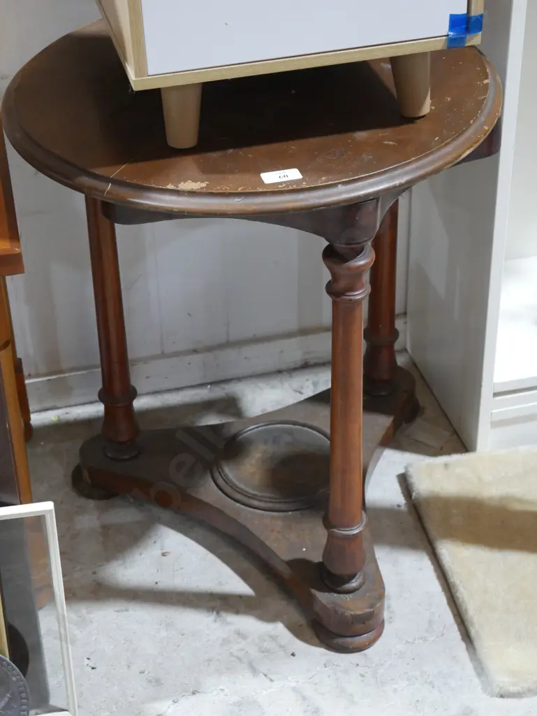 Victorian side table Image 1++