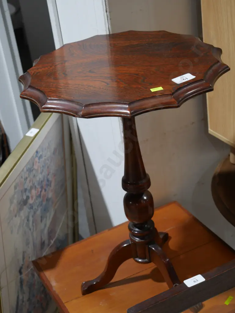 Wine table Image 1++