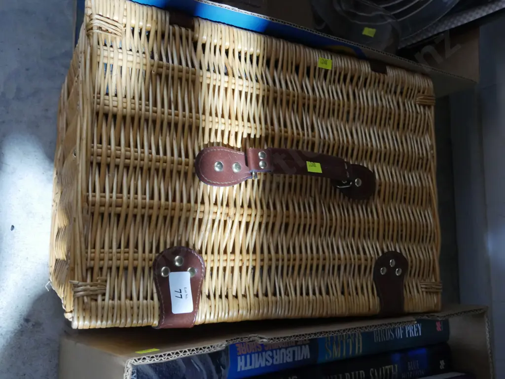 Picnic basket Image 1++