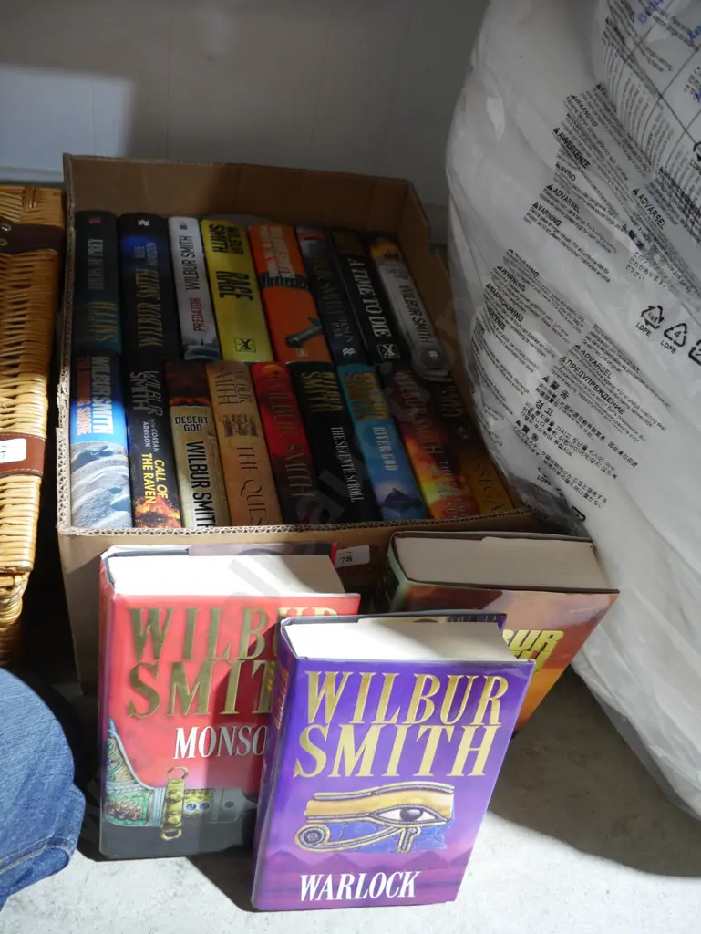 Box Wilbur Smith books Image 1++