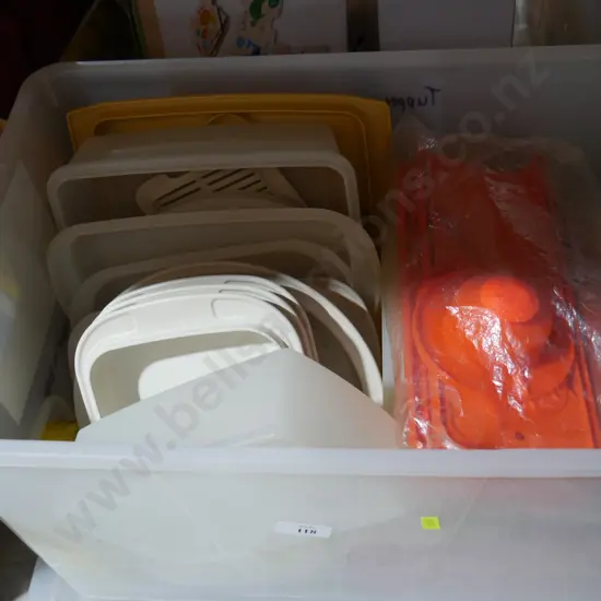 Assorted Tupperware
