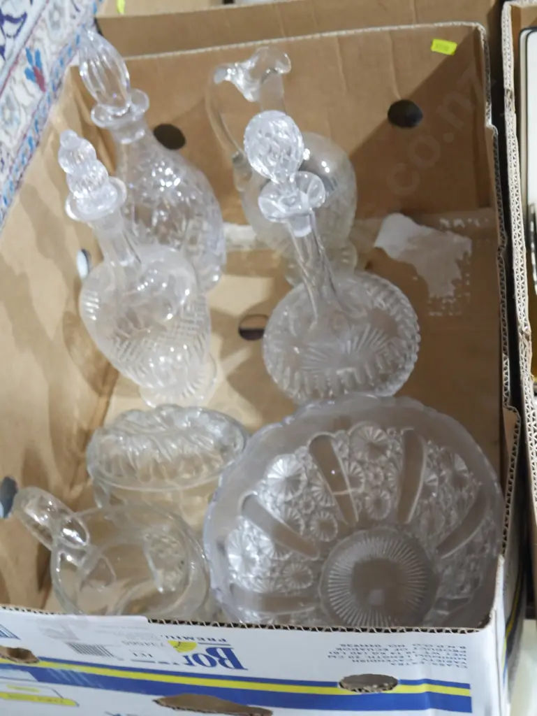 Decanters etc Image 1++