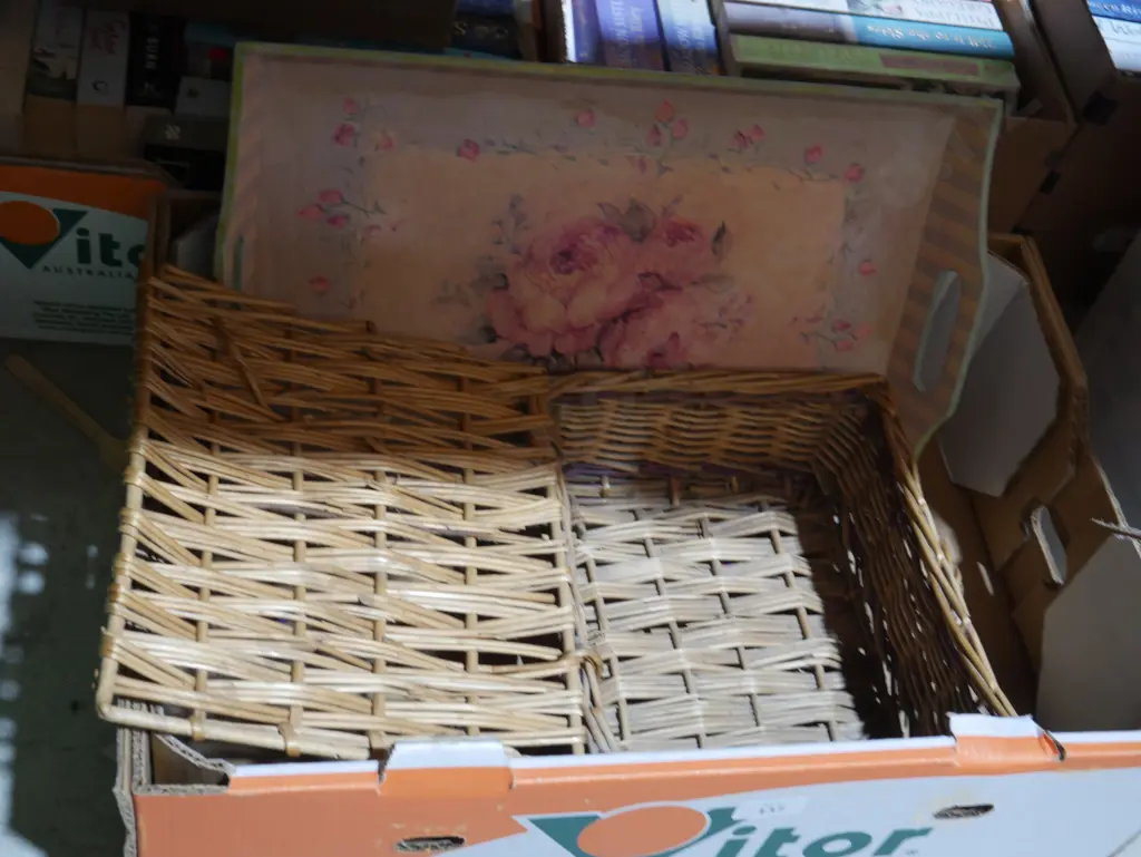 Basket and tray Image 1++