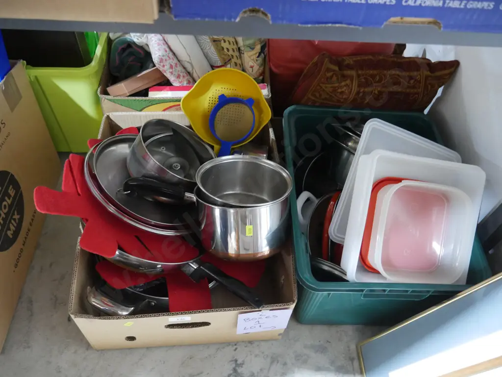 Two boxes of pots and Tupperware Image 1++