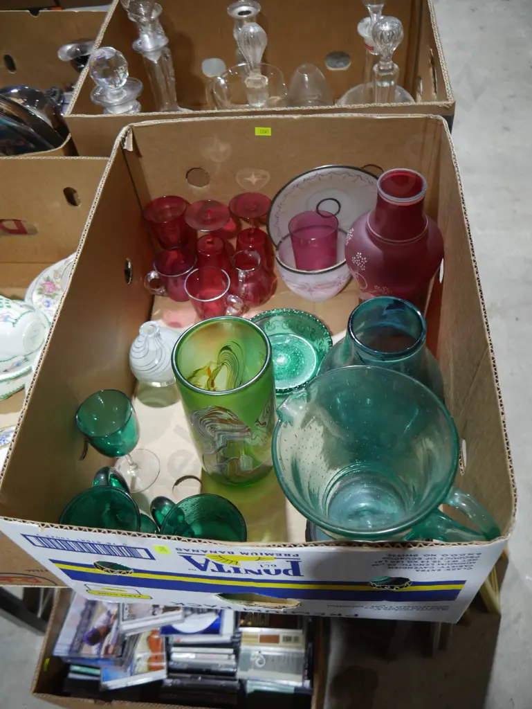 Coloured glassware Image 1++