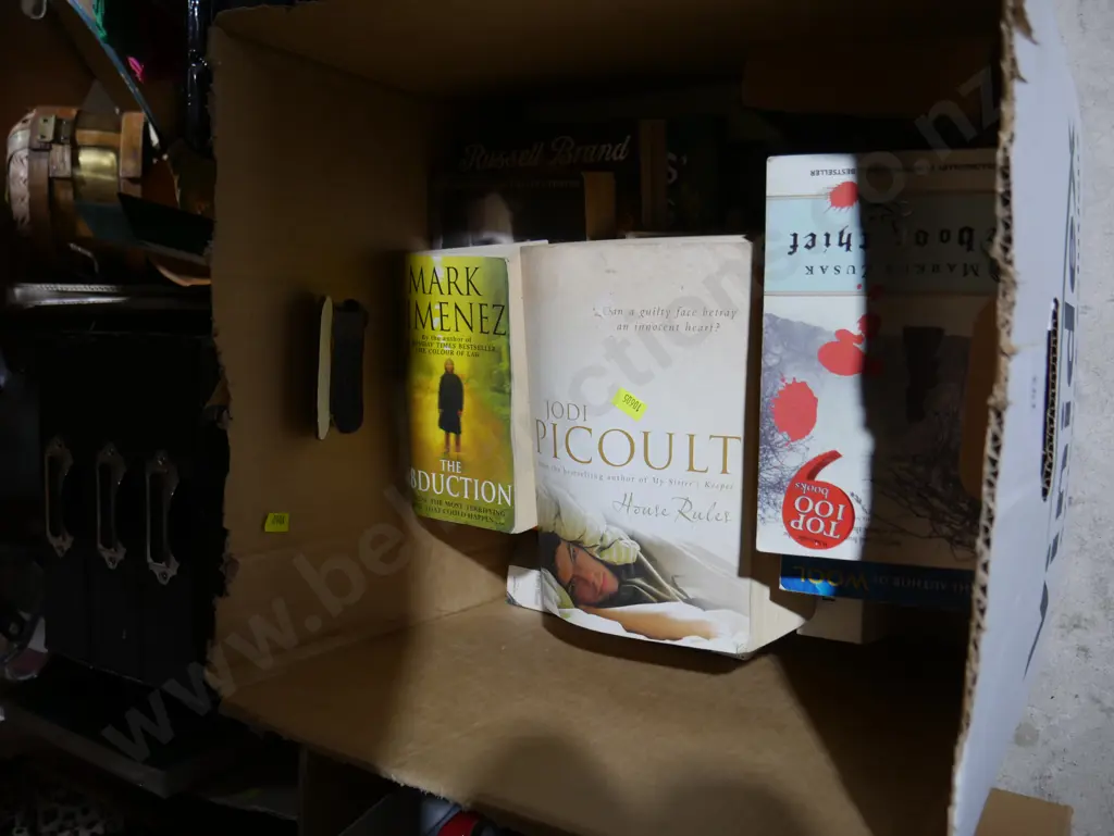 Box of books Image 1++