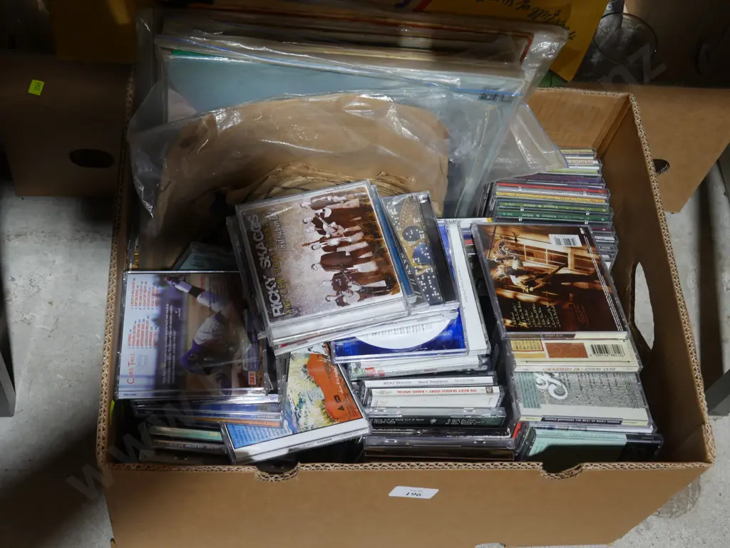 CDs, records Image 1++